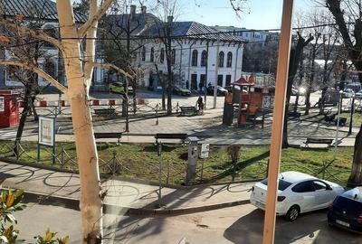 Garsonieră decomandată în Piața