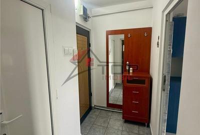 Apartament cu 2 camere semidecomandat în Podu Roș