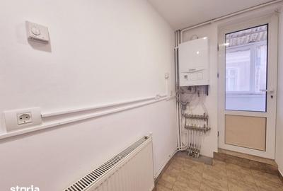Spațiu comercial, de 90 mp, în Central - 18