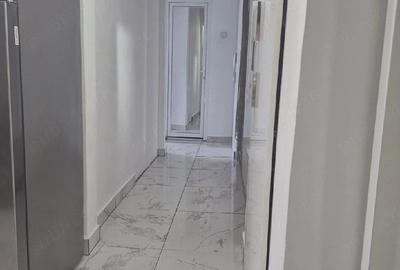 Apartament cu 3 camere semidecomandat în Central - 3