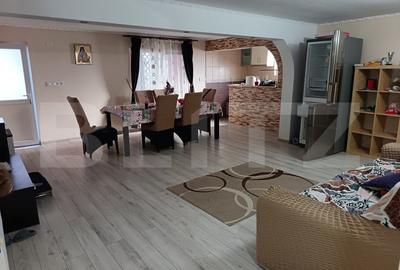 Casă cu 4 camere cu Canalizare în Lipănești
