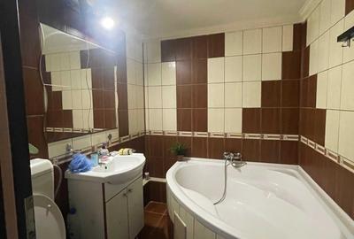 Apartament cu 3 camere semidecomandat în Rahova - 4