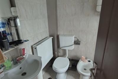 Casă cu 5 camere cu Teren 425 Mp în Sadu - 5