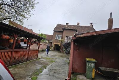 Casă cu 7 camere în Central - 2
