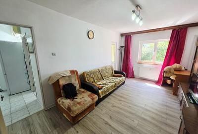 Apartament cu 2 camere decomandat în 9 Mai - 1