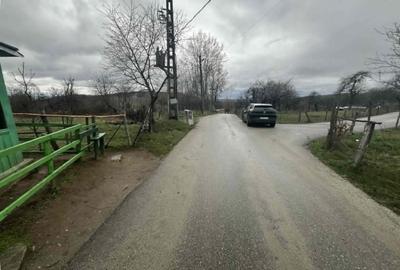 Teren de 2311 mp, în Vlădesti - 2