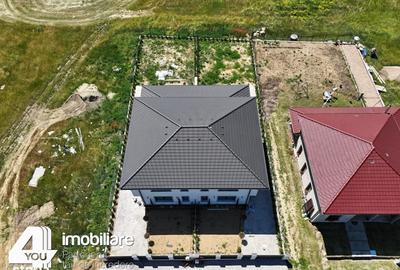 Casă cu 4 camere în Livada - 2