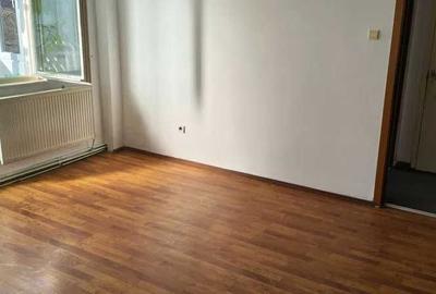 Apartament cu 2 camere semidecomandat în Astra