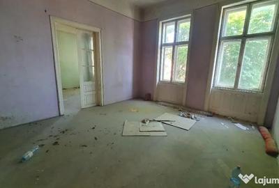 Apartament cu 5 camere semidecomandat în Central - 1