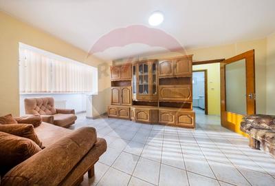Apartament cu 4 camere semidecomandat, mobilat în Răcădău - 3