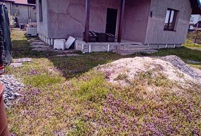 Casă cu 4 camere cu Teren 102 Mp în Domnești