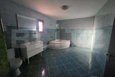 Casă cu 4 camere cu Teren 1710 Mp în Central - 4