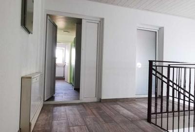 Casă cu 4 camere cu Teren 180 Mp în Central - 2