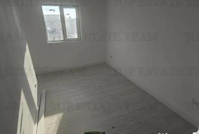 Apartament cu 4 camere decomandat în Central - 3