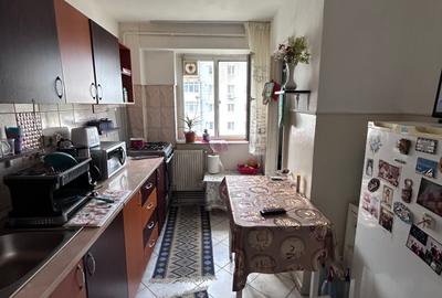 Apartament cu 3 camere decomandat în Viziru 3 - 2
