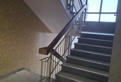 Garsonieră semidecomandată în Titan