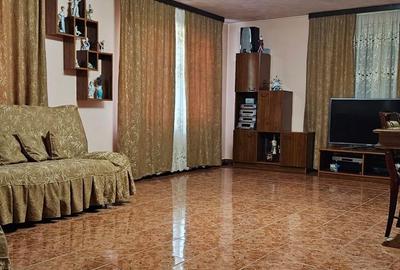 Casă cu 4 camere în Central - 3