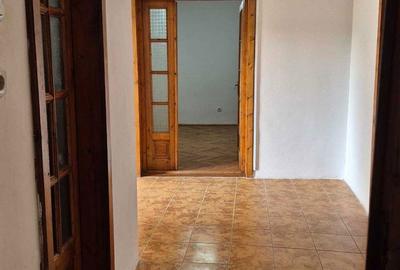 Spațiu comercial, de 84 mp, în UTA - 8