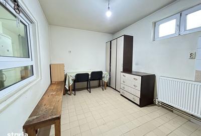 Casă cu 9 camere cu Canalizare în Central - 1