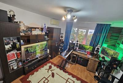 Apartament cu 2 camere semidecomandat, mobilat în Boema