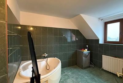 Casă cu 5 camere cu Teren 1372 Mp în Central - 9