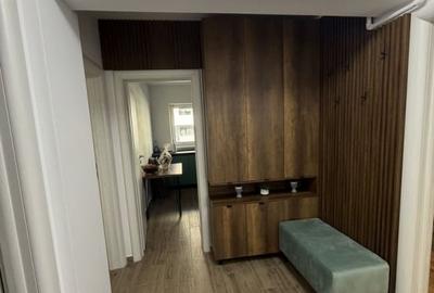 Apartament cu 2 camere decomandat, mobilat în Tractorul - 3