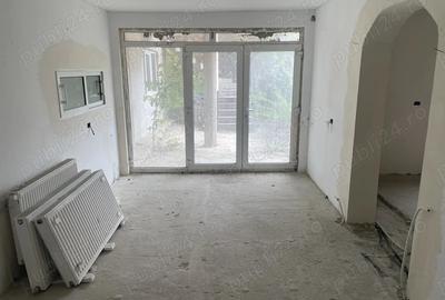 Casă cu 12 camere în Central - 12