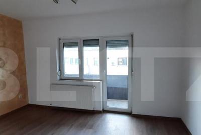 Apartament cu 3 camere decomandat în Micro 16 - 3
