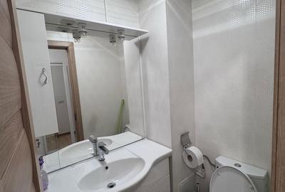 Apartament cu 3 camere decomandat în Rovine - 8