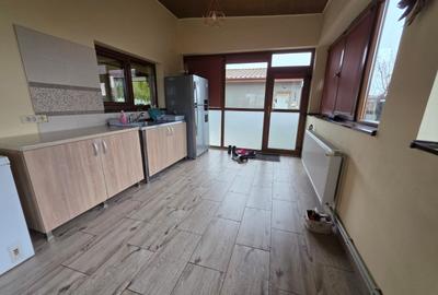 Vila cu 4 .camere 3. bai --249 mp utili - teren 881mp - 13