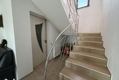 Casă cu 5 camere cu Teren 1175 Mp în Central - 3