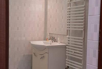 Apartament cu 4 camere semidecomandat în Central - 2