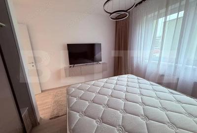 Apartament cu 3 camere semidecomandat în Tractorul - 8