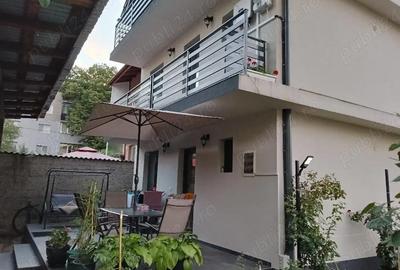 Casă cu Teren 450 Mp în Central - 2