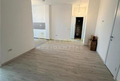 Apartament cu 3 camere decomandat în Central - 1