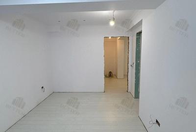 Apartament cu 3 camere decomandat în Central - 19