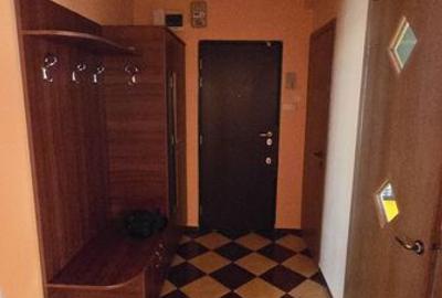 Apartament cu 3 camere decomandat în Valea Ialomiței