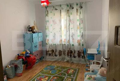 Apartament cu 3 camere decomandat în Teiu - 1