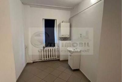 Spațiu comercial de vânzare - Splai Bahlui Mal Drept-105 000 EUR - 3