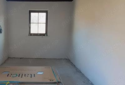 Casă cu 2 camere cu Teren 1030 Mp în Budeasa - 5