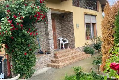 Casa de vanzare la curte cu mult spa?iu verde si zona lini?tita - 5