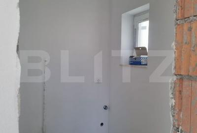 Casă cu 4 camere cu Teren 500 Mp în Central