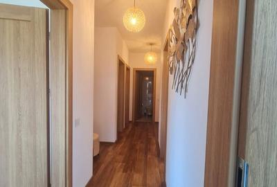 Apartament cu 3 camere în Tractorul - 1