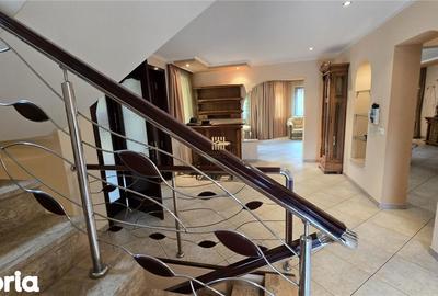 Casă cu 6 camere cu Teren 700 Mp în Vama - 2