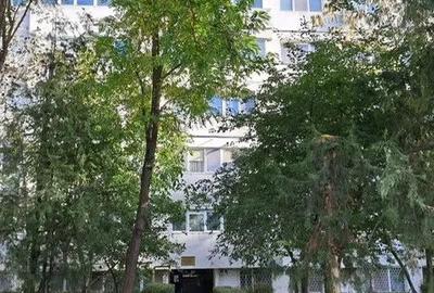 Spațiu comercial, de 52 mp, în Far - 1