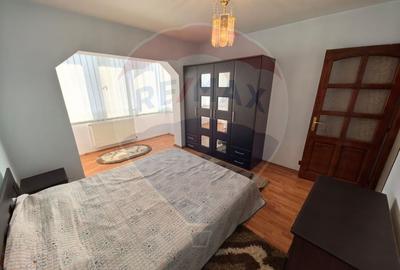 Prima inchiriere - Apartament 3 camere  + garaj in zona Central - 4
