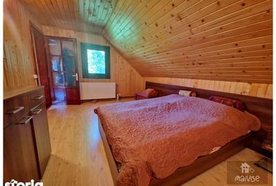Casă cu 8 camere decomandat cu Canalizare în Apața - 19