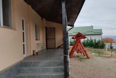 Casă cu 3 camere cu Teren 812 Mp în Seciu - 1