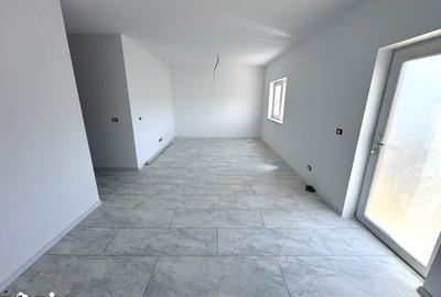 Casă cu 4 camere cu Teren 150 Mp în Tomești - 9