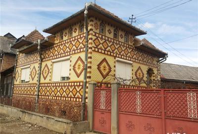 Casă cu 6 camere în Șanț - 1